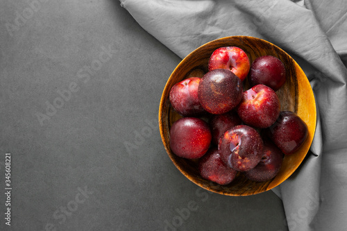 Foto Satsuma red plums clsoe up
