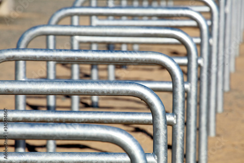 Heller Fahrradständer aus Metall, Deutschland, Europa