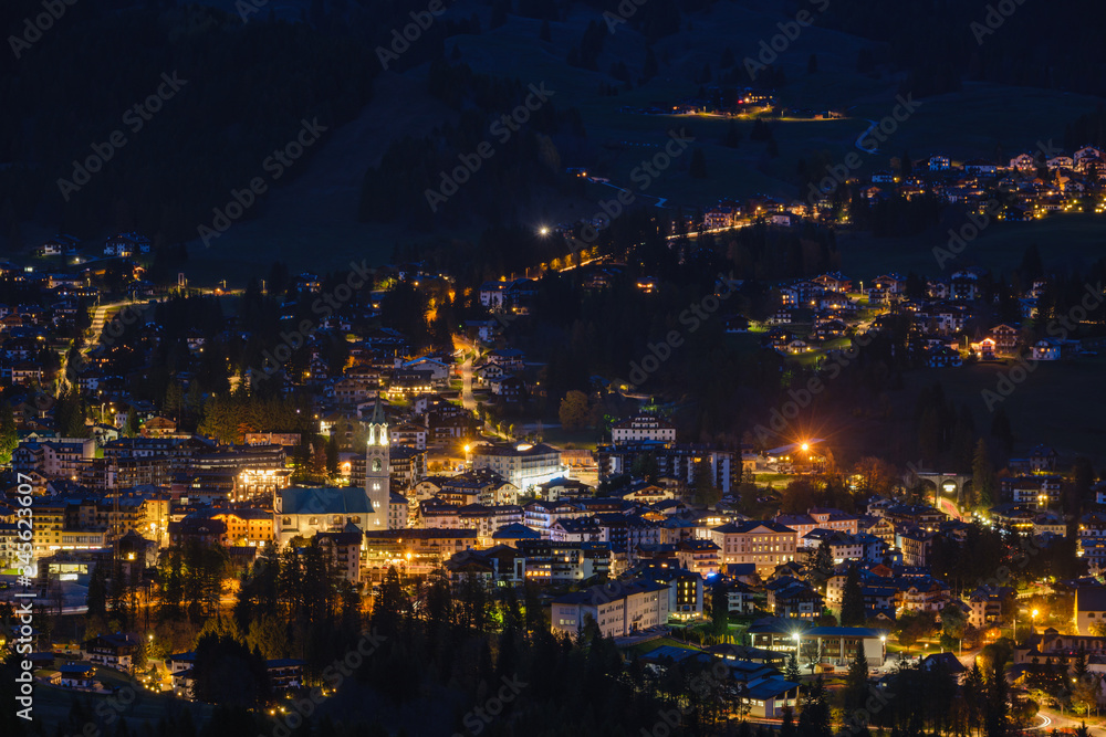 Obraz premium Autumn night Cortina d'Ampezzo Dolomites mountain town, Belluno, Italy.