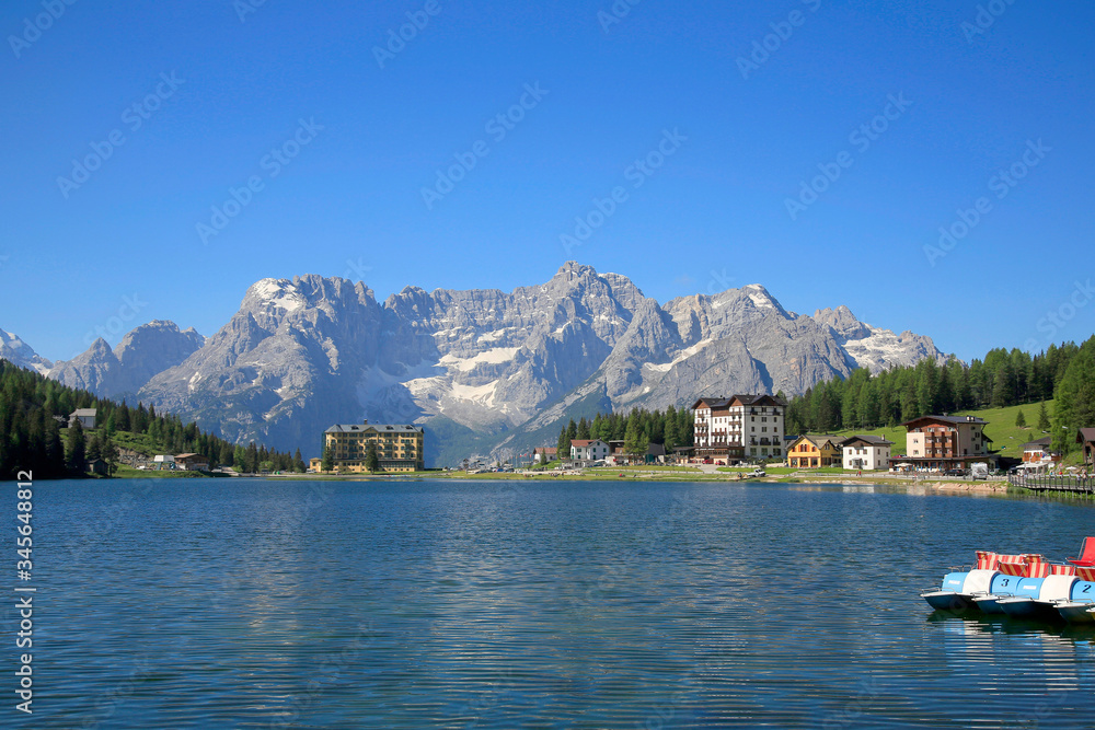 Misurina See und Sorapiss-Gruppe, italienische Dolomiten, Provinz Belluno, Italien, Europa Misurina See und Sorapiss-Gruppe, italienische Dolomiten, Provinz Belluno, Italien, Europa