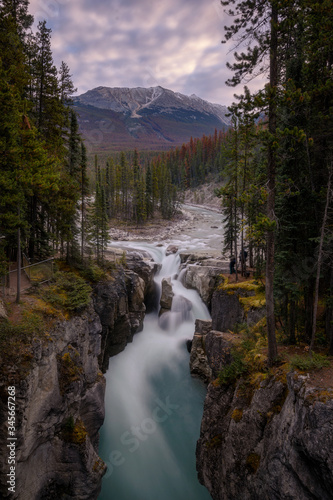 Sunwapta Falls, Jasper Alberta Kanada travel destination