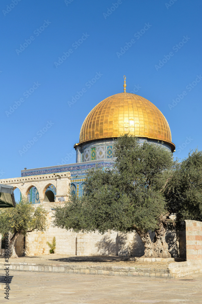 Fototapeta premium Dome of the Rock Mosque in Jerusalem.