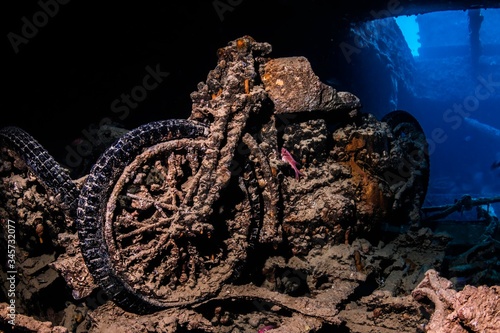 Obraz na plátně Motorbike on Thistlegorm wreck