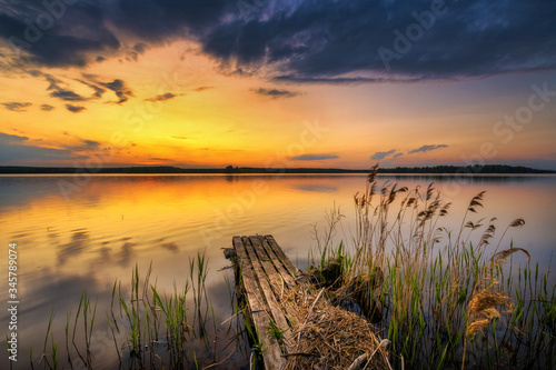 Fototapeta Naklejka Na Ścianę i Meble -  Beautiful summer sunset at lake
