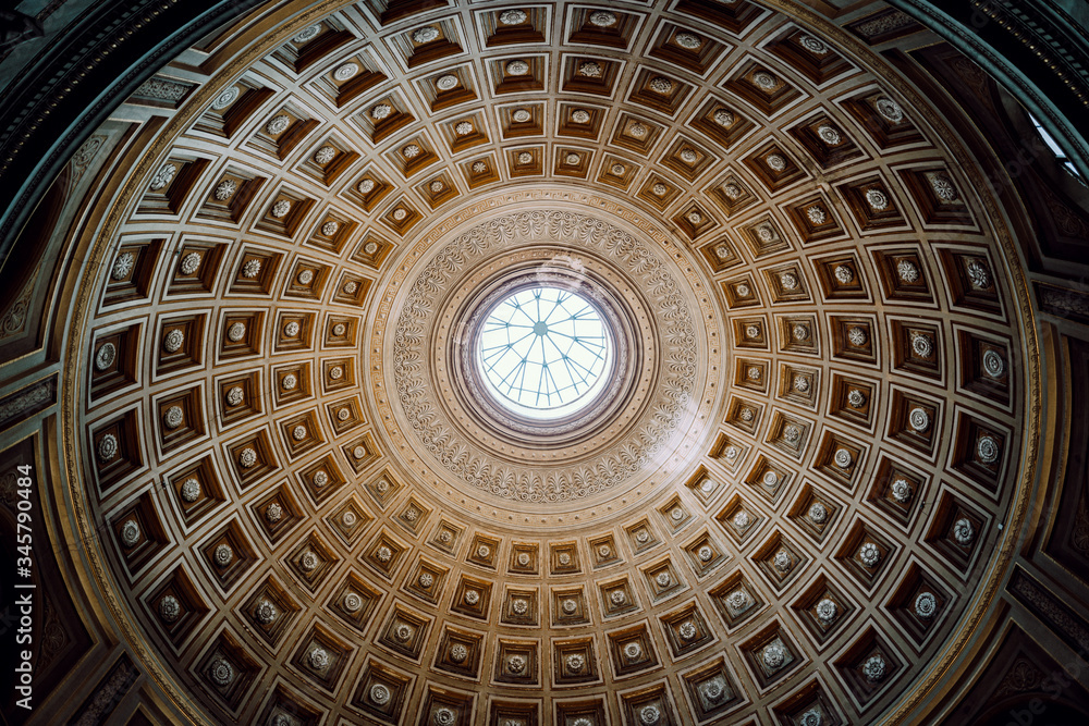 cúpula de los museos vaticanos 