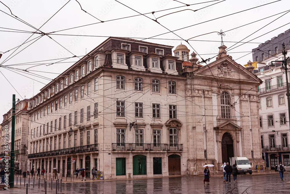 A scene in central Lisbon on a cloudy day