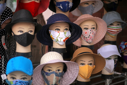 Mundschutz-Mode: Das ist Zeitgeschichte 2020 im Corona-Jahr