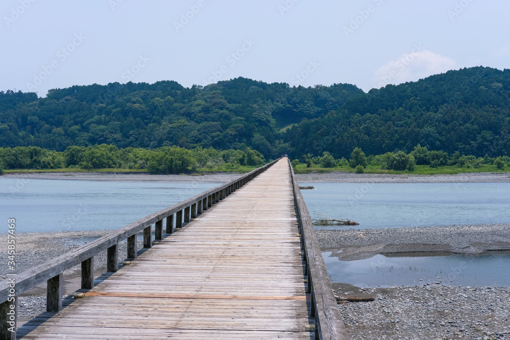 静岡県の蓬莱橋