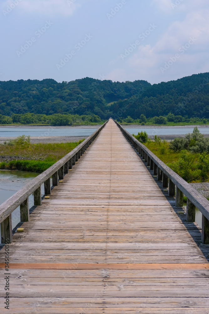 静岡県の蓬莱橋