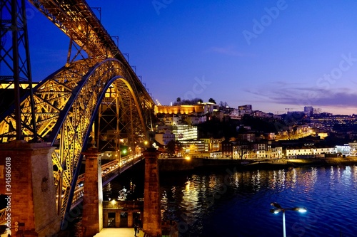 ドン・ルイス一世橋　夜景 © dunhill