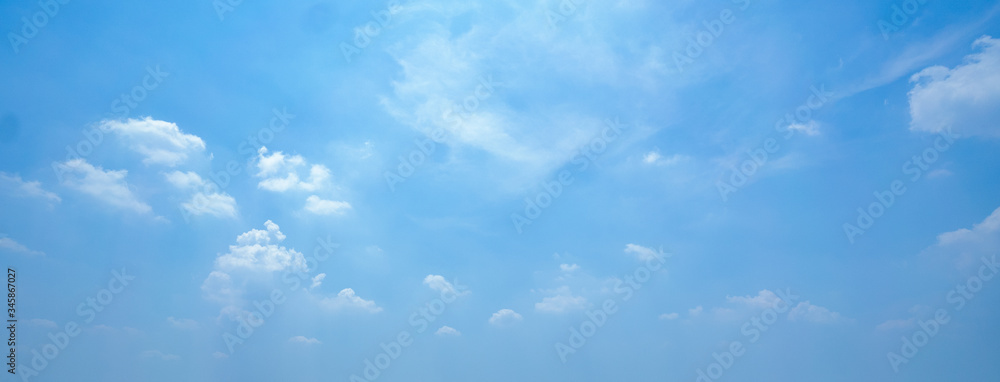 Fototapeta premium simple beautiful blue sky for graphic use.