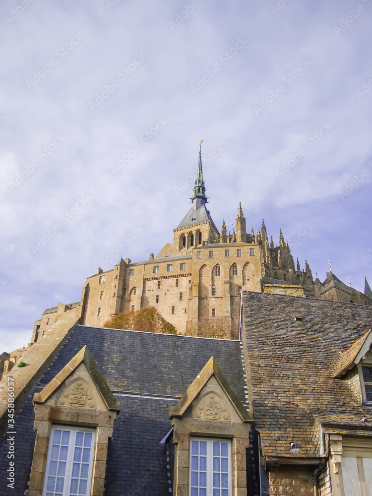 Fototapeta premium フランスのモンサンミッシェル修道院の景色