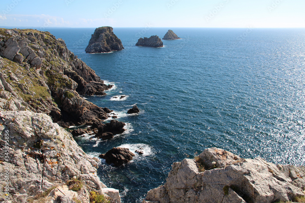 atlantic coast (pointe de pen hir) in brittany (france)