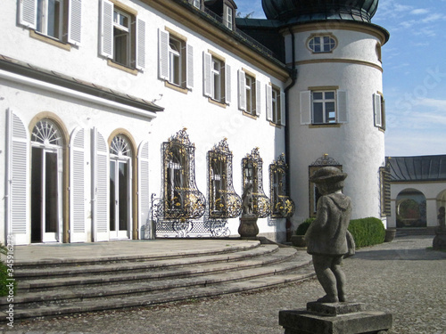 Teilansicht des historischen Schlösschens Höhenried in Bernried am Starnberger See (Oberbayern)  photo