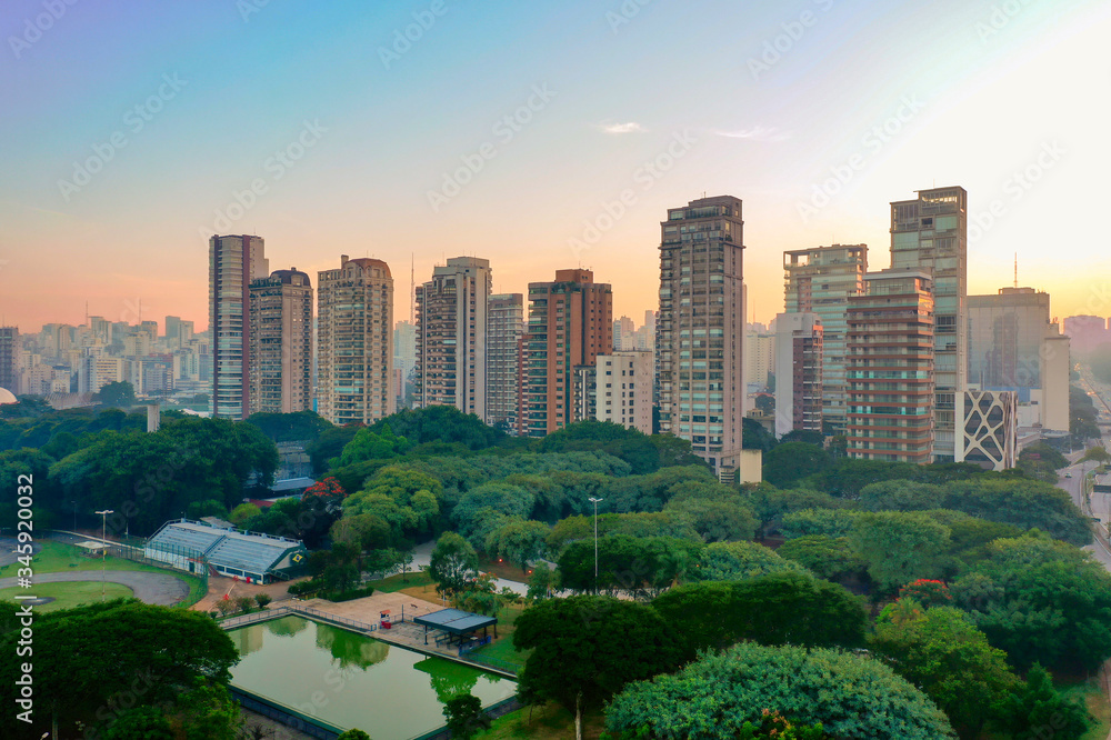 Fototapeta premium Nascer do Sol em Sampa