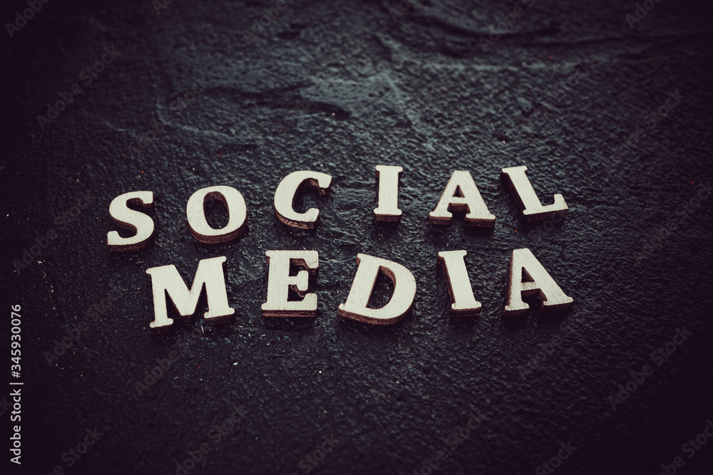 Fototapeta premium Social Media Text Message On Black Background