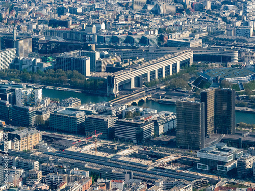 vue aérienne du ministère des Finances et de la Très Grande Bibliothèque à Paris