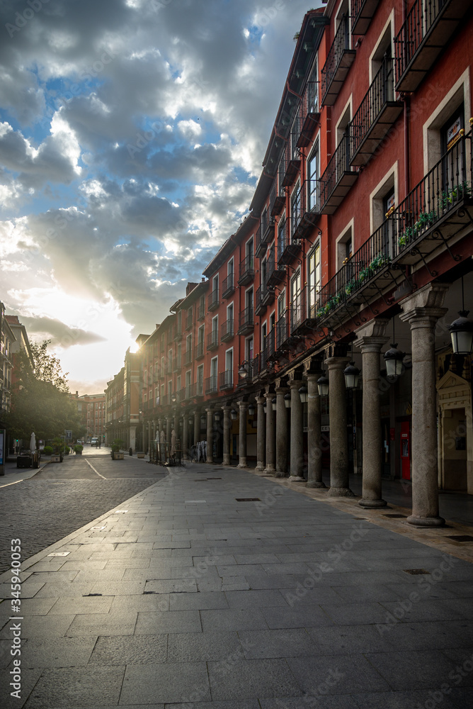 Plaza mayor de Valladolid con el Ayuntamiento en España