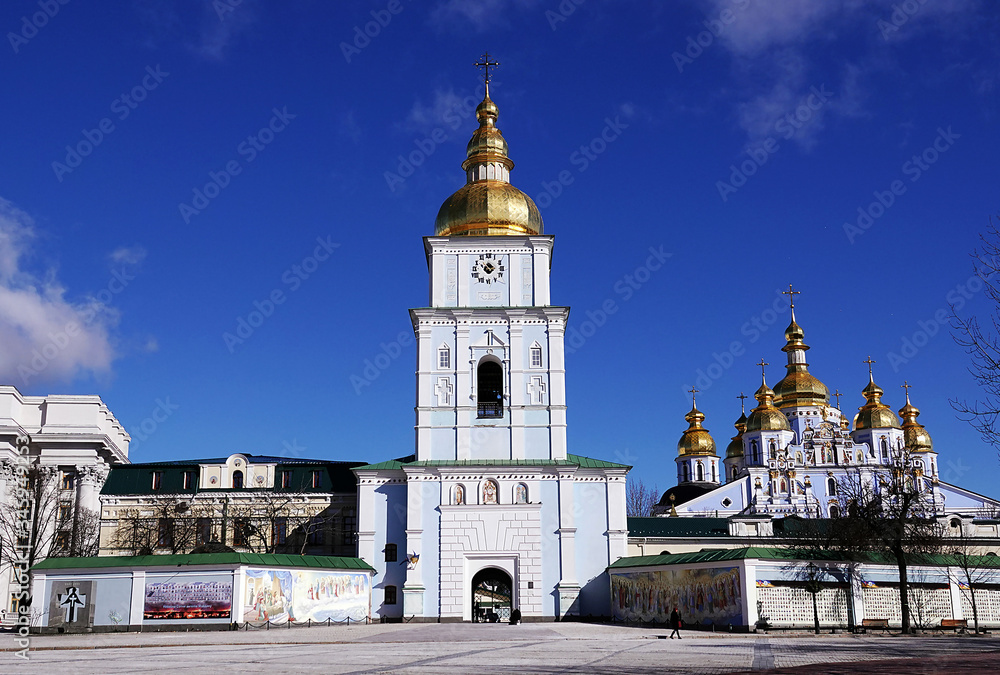 Fototapeta premium Mikhailovsky Cathedral in Kiev