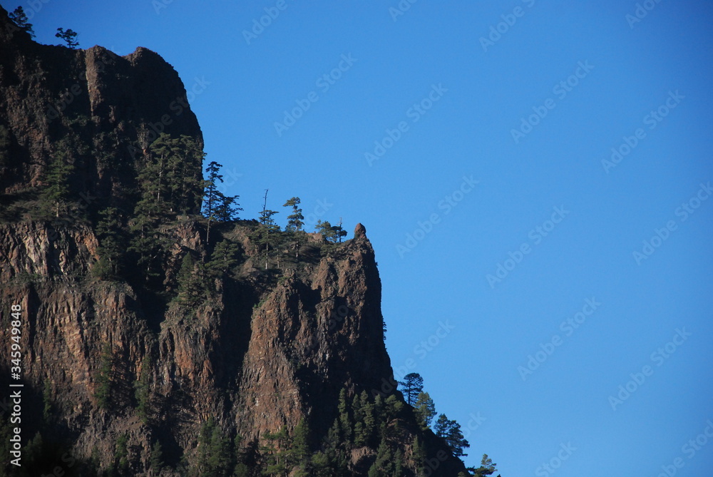 MONTAÑA MONTAÑA