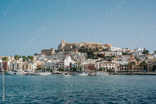Vista de la ciudad de Dalt Vila, ciudad vieja de Ibiza.