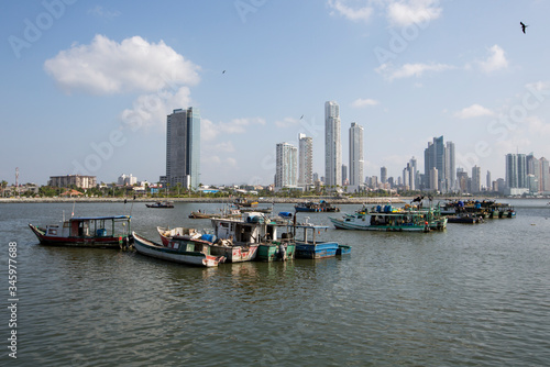 fishing boats in the bay of panama city © Ricardo Canino
