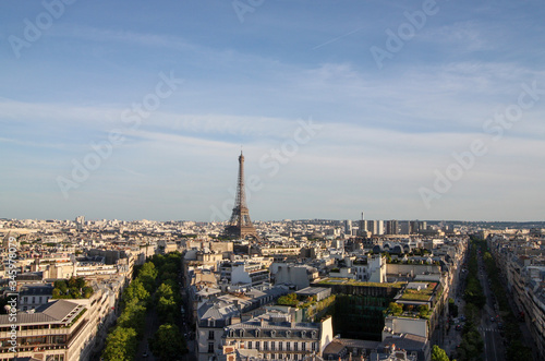 Eiffel tower in paris © hanjosan
