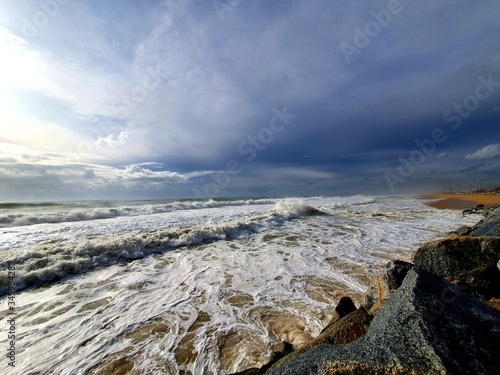 Cuadro en lienzo Playa post temporal