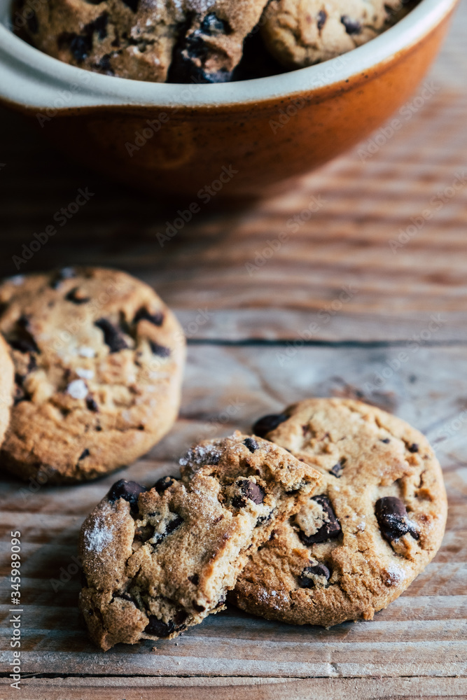 Cookies aux pépites de chocolat et noisettes Cookies aux pépites de chocolat et noisettes