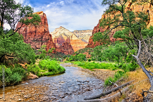 Valokuva View of the red peaks of Zion National Park along the Virgin River, Utah, USA