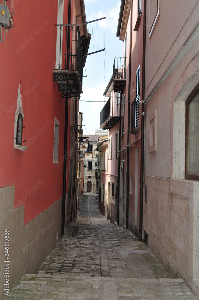 Obraz premium Carovilli, Isernia, Italia - May 5, 2020: Carovilli, a small village near Isernia, in Molise, Italy.