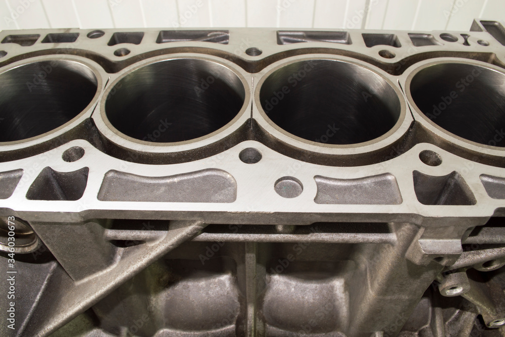Ταπετσαρία Top view of the restored engine block made of aluminum.