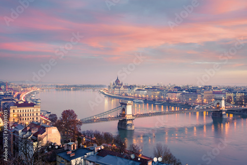 Panorama of Budapest at dawn © Yury Kirillov