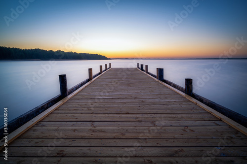 Steg am Steinhuder Meer vor Sonnenaufgang © Leinemeister