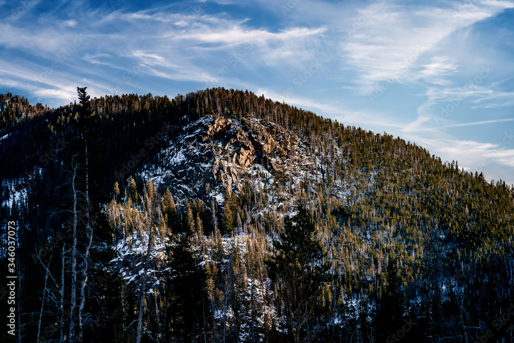 Φωτογραφία Rocky mountain snow covered peaks in Grand Lake, Colorado, USA; Rocky Mountain National Park