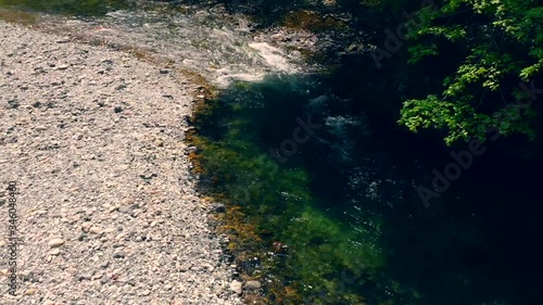 清涼感あふれる大自然の渓流