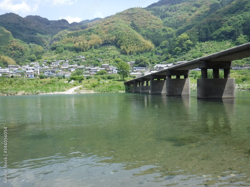沈下橋 高知県 仁淀川 / Niyodo gawa river, in Kochi Pref. 沈下橋 高知県 仁淀川 / Niyodo gawa river, in Kochi Pref.