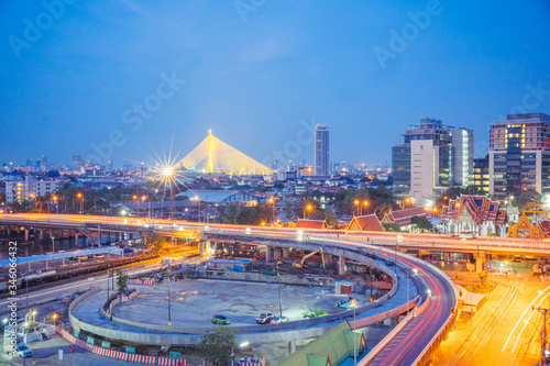 Canvas Print Beautiful cityscape with charming traffic light of bangkok Thailand