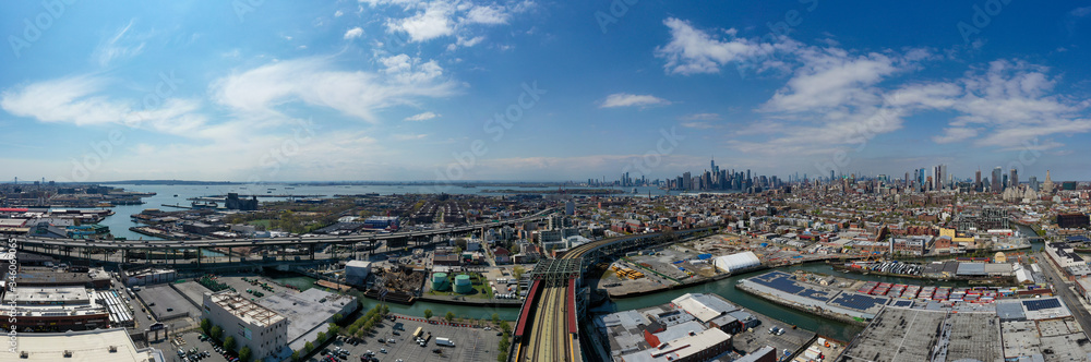 Fototapeta premium Gowanus Canal - Brooklyn, New York