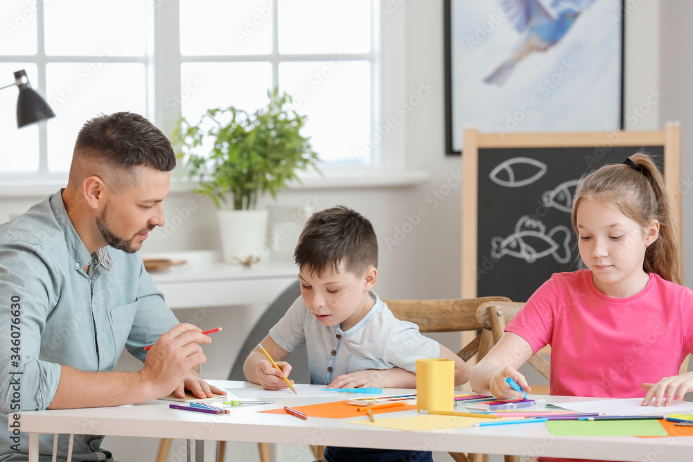 Drawing teacher giving private lessons at home Drawing teacher giving private lessons at home