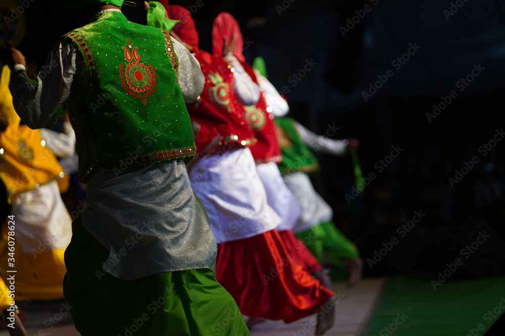 Fototapeta premium carnival dancers in the street