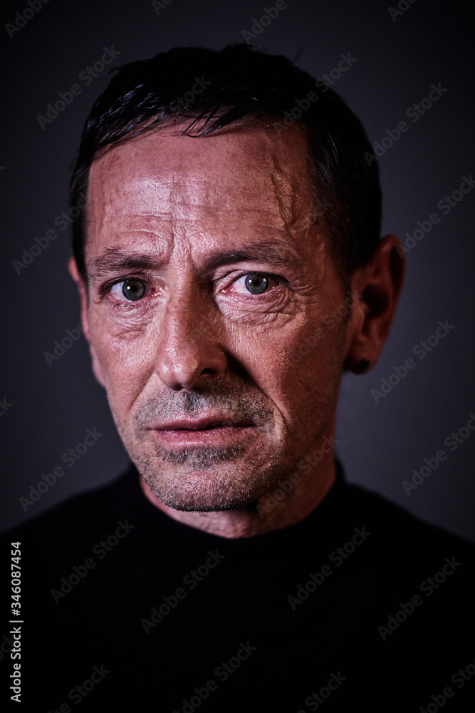 Obraz premium Portrait of a man dressed in black