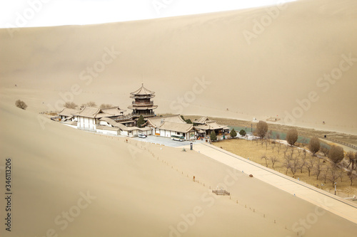 Tableau sur toile DUNHUANG,CHINA-MARCH 11 2016: Building at Mingsha shan Gobi desert, sand mountai