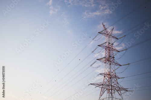Obraz na płótnie Electricity transmission power lines w salonie