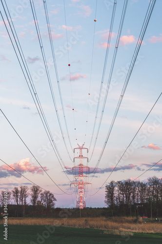 Obraz na płótnie Electricity transmission power lines w salonie