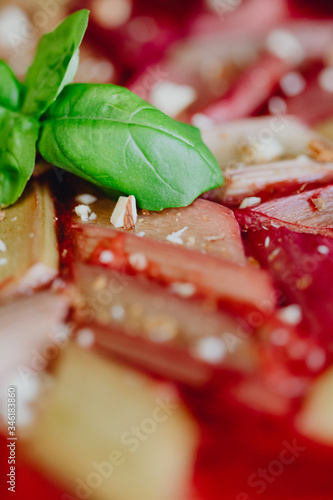 Tarte à la Rhubarbe et Basilic frais photo