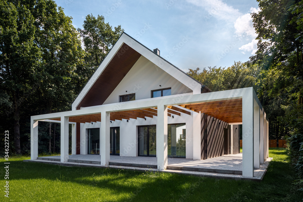 Elegant house with modern design Elegant house with modern design