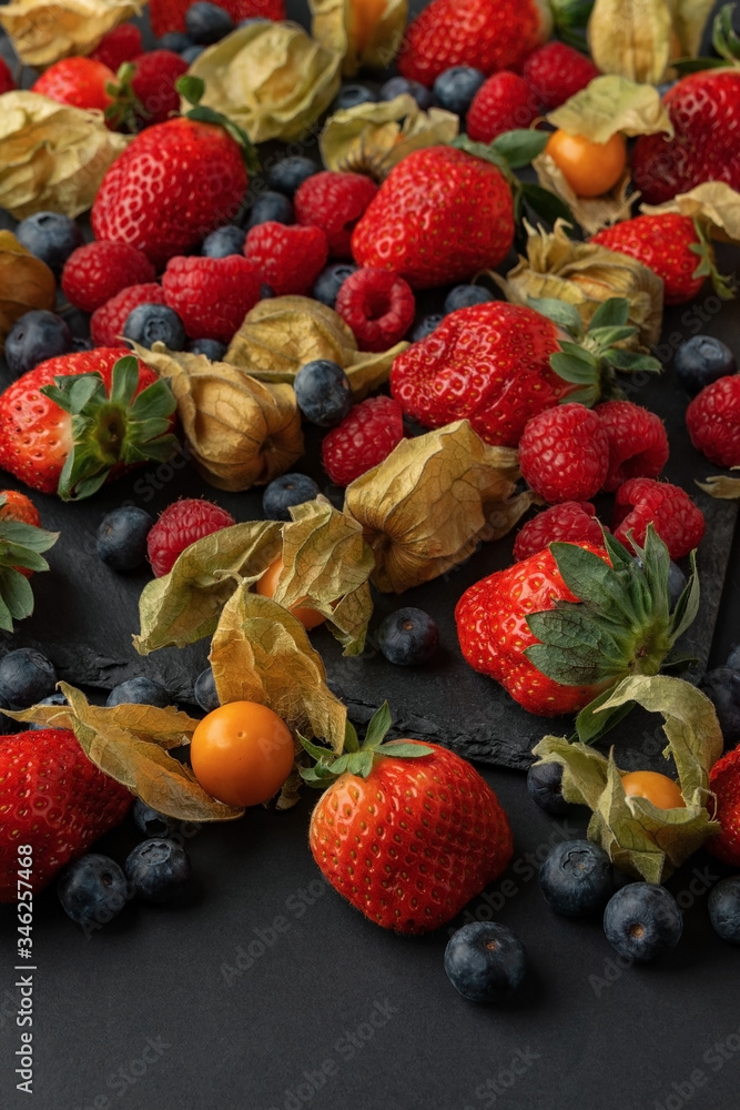 Fototapeta premium fruit and berries