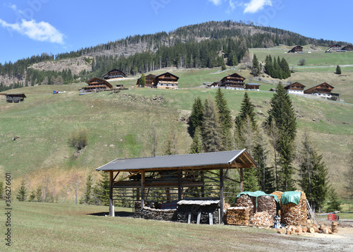 Osttirol, Villgraten, Innervillgraten, Villgratental, Lienz, Pustertal, Arntal, Sägewerk, Säge, Scheit, Scheiter, Holz, Holzstoß, Scheiterhaufen, Lahnberg, Hochberg, Bauernhof, Bergbauernhof, Landwirt photo