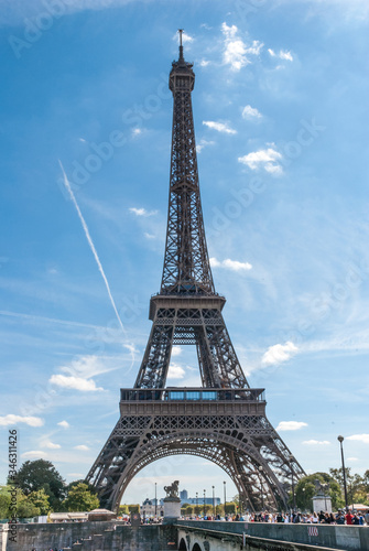 Fototapeta Naklejka Na Ścianę i Meble -  The Eifel tower in Paris, France.